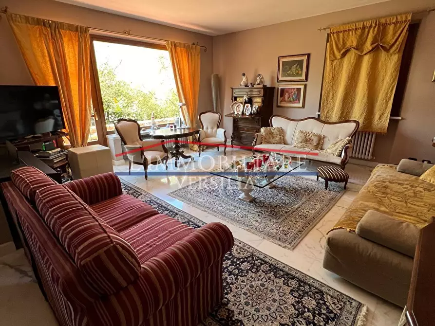 Immagine 28 di Villa in vendita  a Carrara