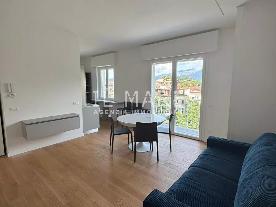 Immagine 1 di Appartamento in vendita  a Massa