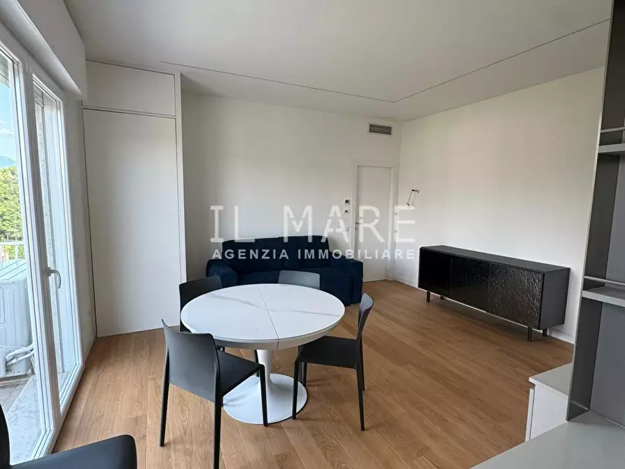 Immagine 2 di Appartamento in vendita  a Massa