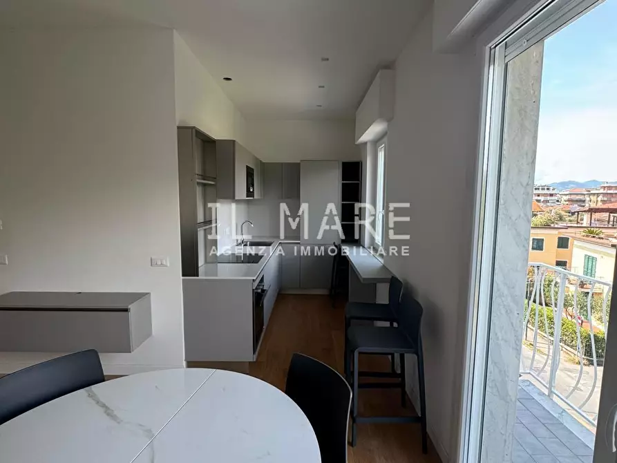 Immagine 4 di Appartamento in vendita  a Massa