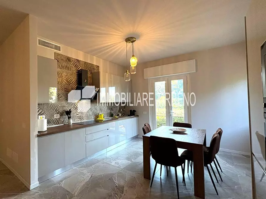 Immagine 13 di Appartamento in vendita  a Massa