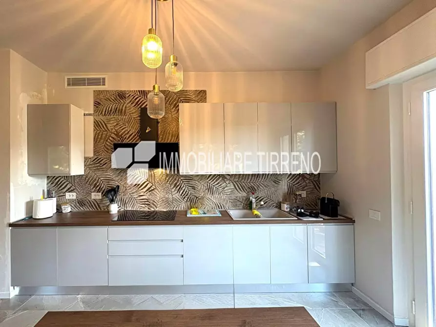 Immagine 4 di Appartamento in vendita  a Massa