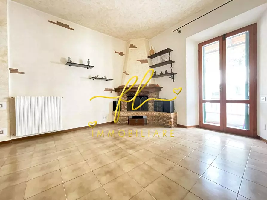 Immagine 2 di Appartamento in vendita  a Pomarance