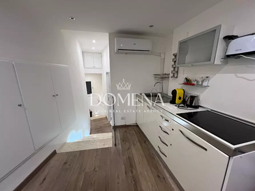 Immagine 6 di Appartamento in vendita  a Siena