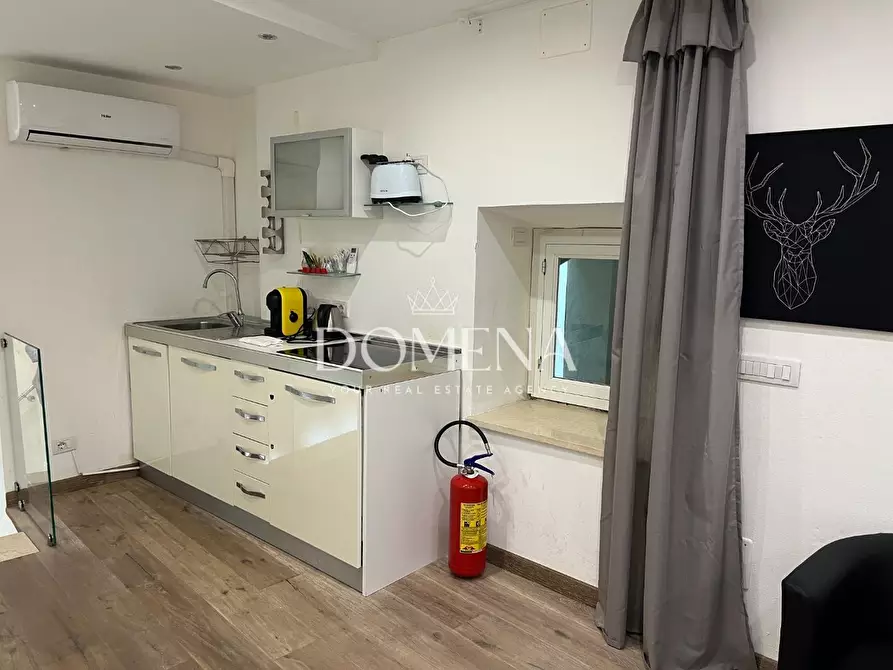 Immagine 9 di Appartamento in vendita  a Siena