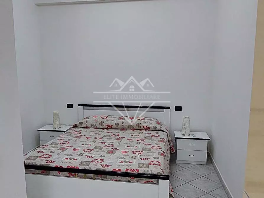 Immagine 19 di Appartamento in affitto  a Carrara