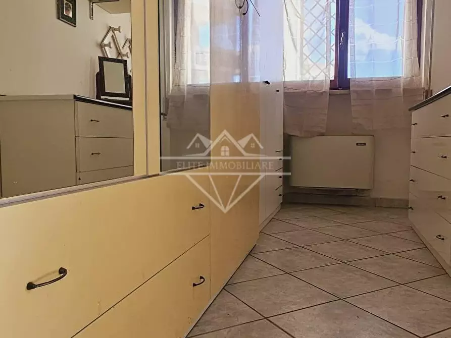 Immagine 16 di Appartamento in affitto  a Carrara