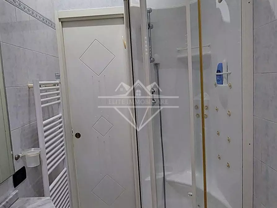 Immagine 24 di Appartamento in affitto  a Carrara