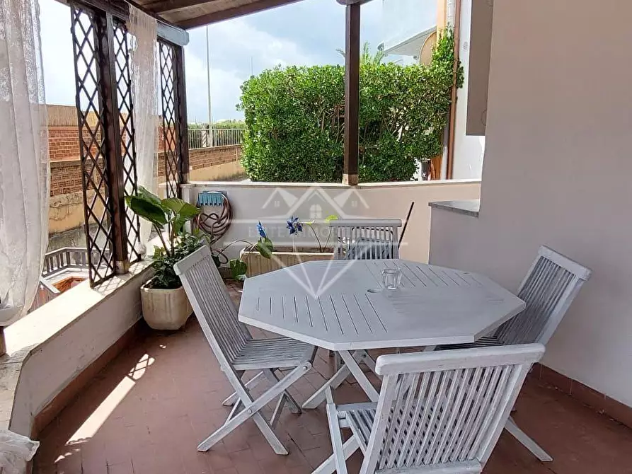 Immagine 3 di Appartamento in affitto  a Carrara