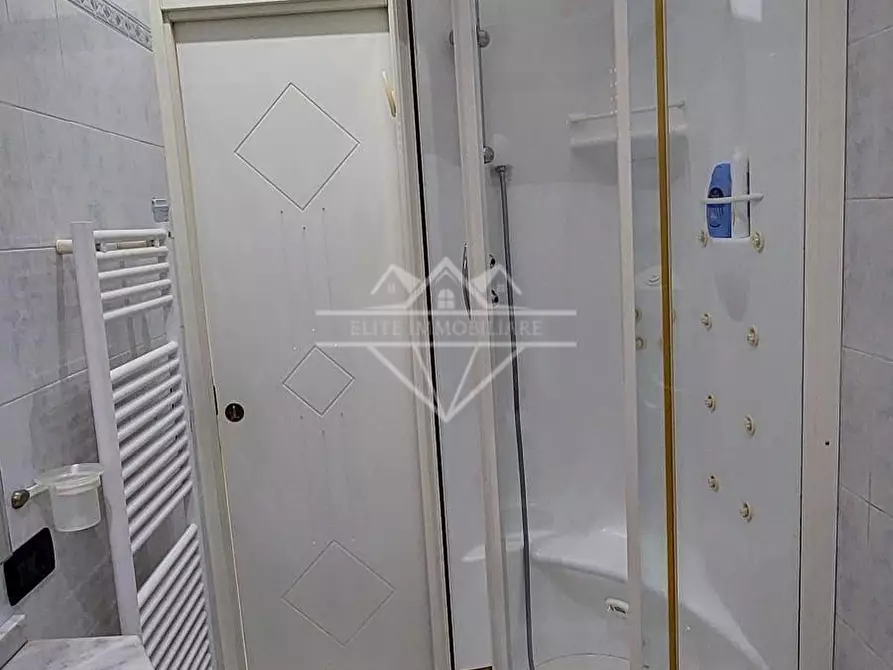 Immagine 23 di Appartamento in affitto  a Carrara