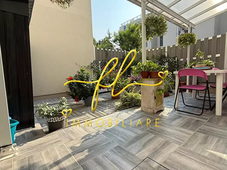 Immagine 15 di Appartamento in vendita  a Livorno