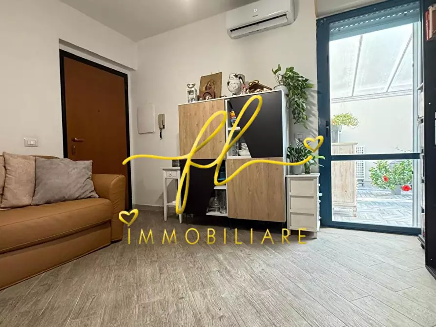 Immagine 2 di Appartamento in vendita  a Livorno