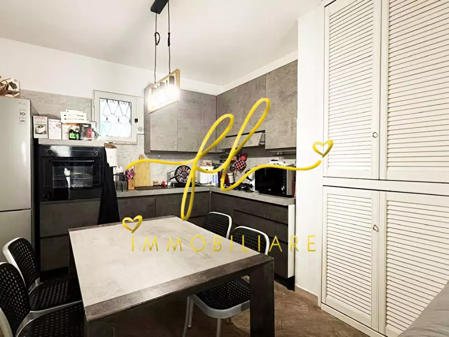 Immagine 5 di Appartamento in vendita  a Livorno