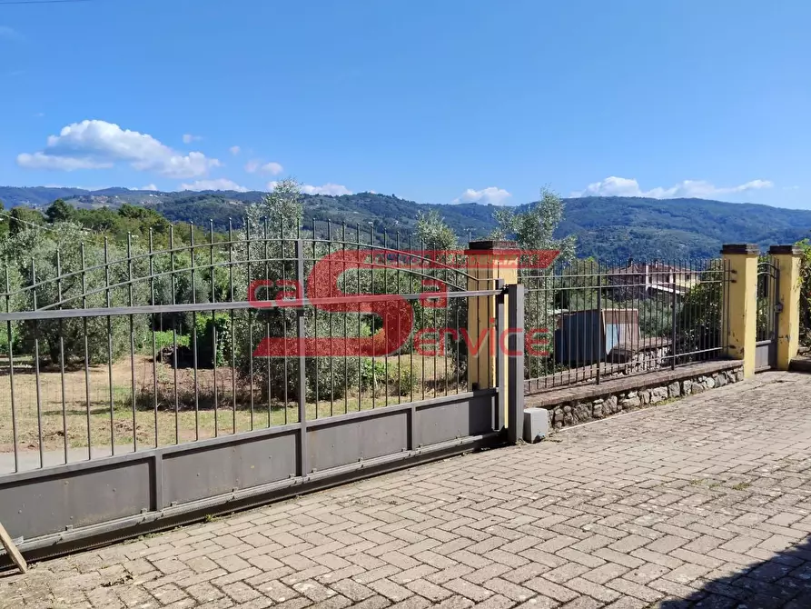 Immagine 3 di Villa in vendita  a Montecatini Terme