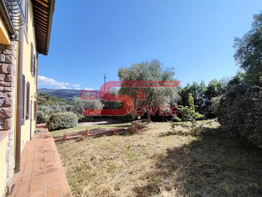 Immagine 18 di Villa in vendita  a Montecatini Terme