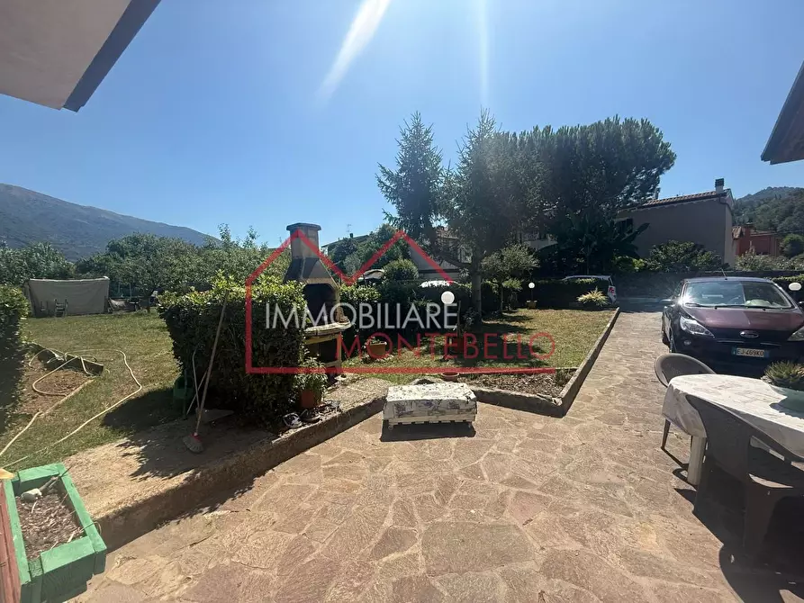 Immagine 10 di Casa bifamiliare in vendita  a Camaiore