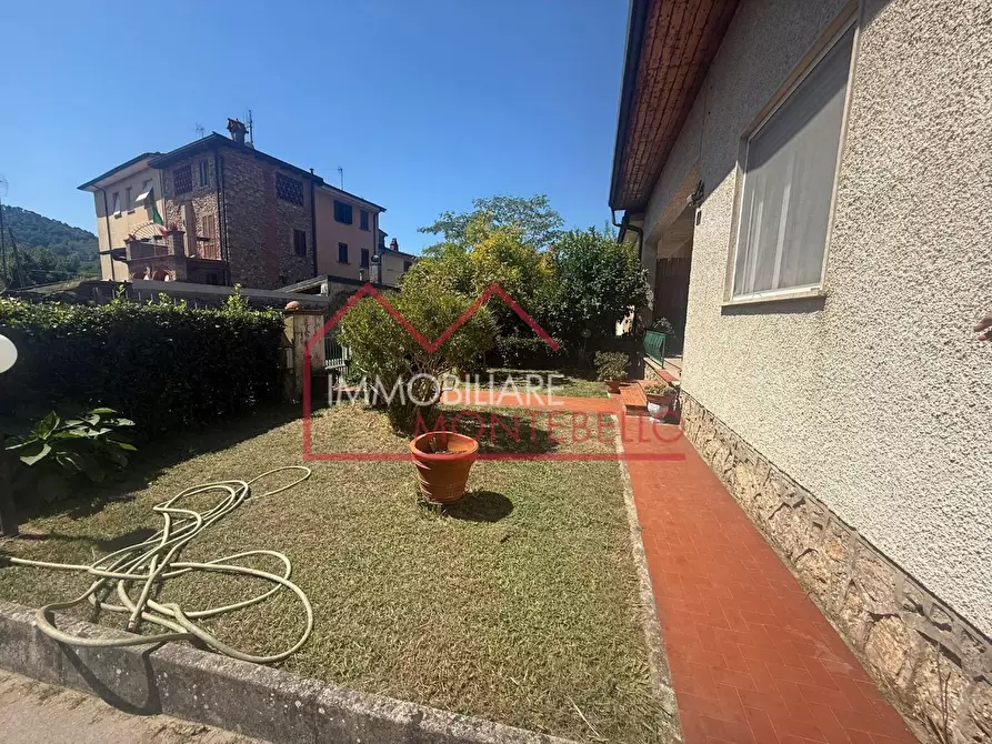Immagine 18 di Casa bifamiliare in vendita  a Camaiore