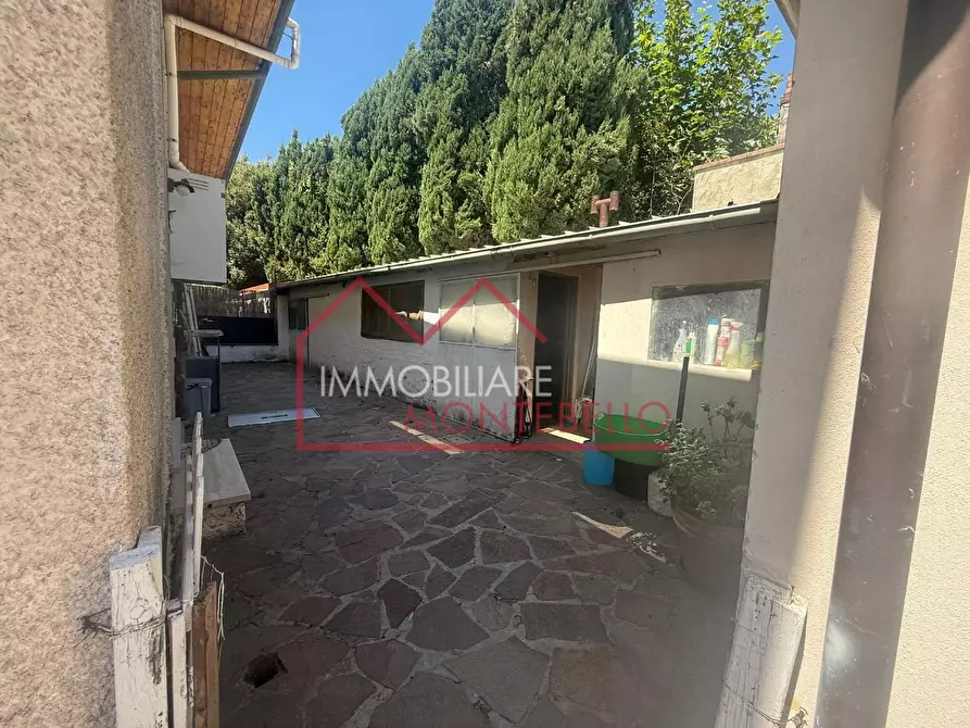 Immagine 3 di Casa bifamiliare in vendita  a Camaiore