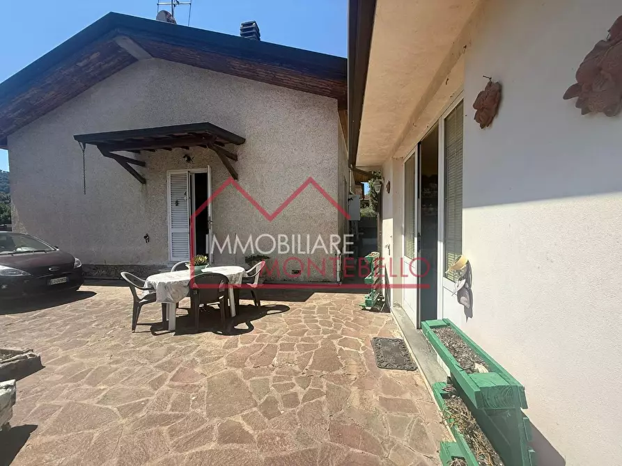 Immagine 2 di Casa bifamiliare in vendita  a Camaiore