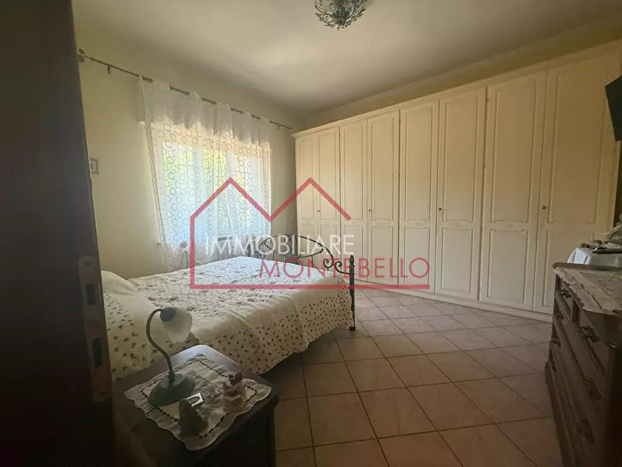 Immagine 30 di Casa bifamiliare in vendita  a Camaiore