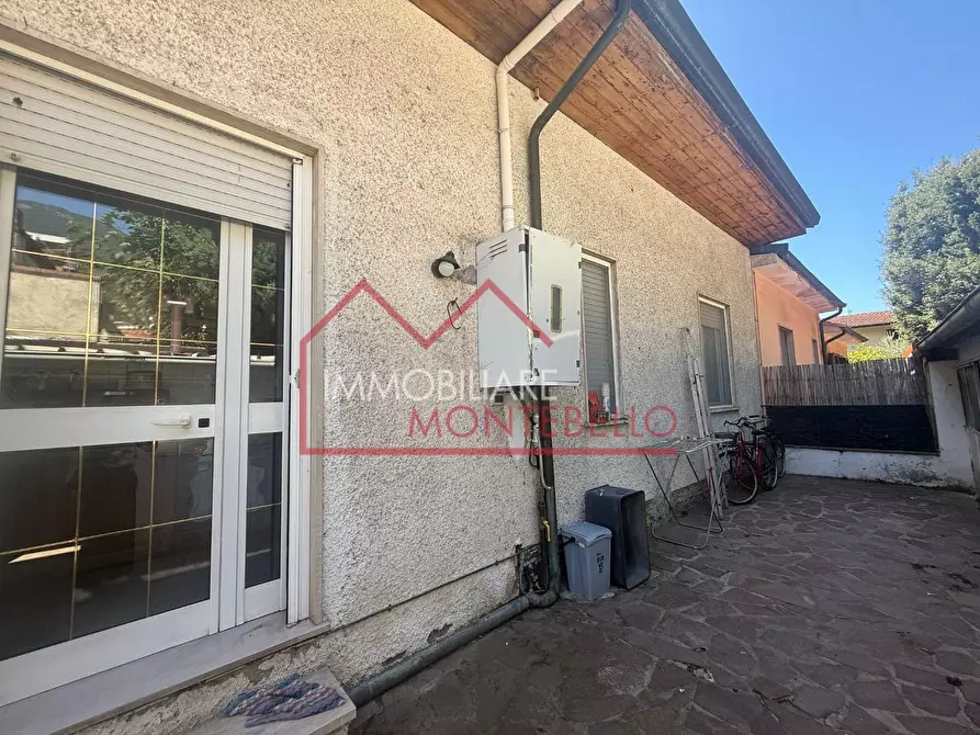 Immagine 15 di Casa bifamiliare in vendita  a Camaiore