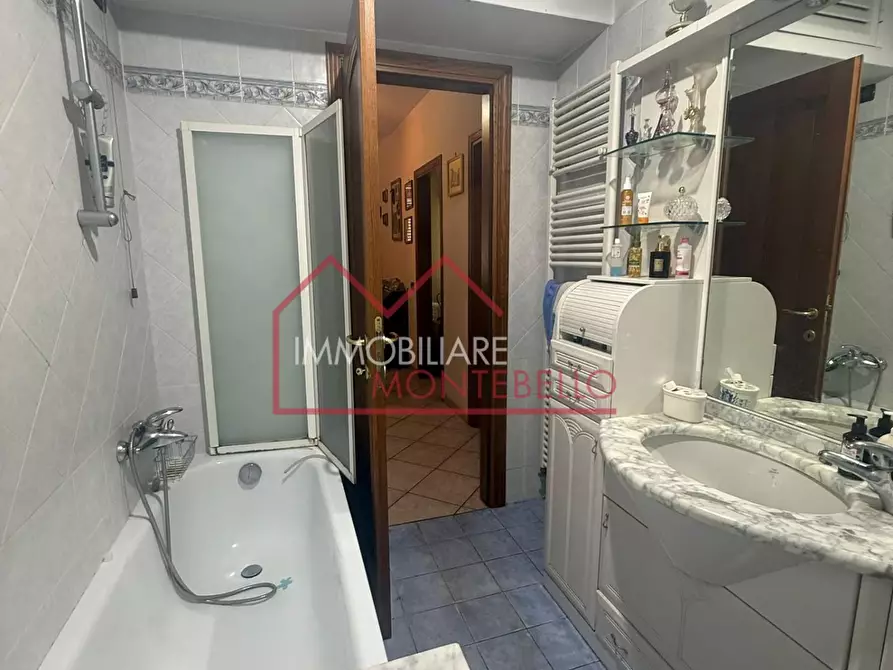 Immagine 25 di Casa bifamiliare in vendita  a Camaiore