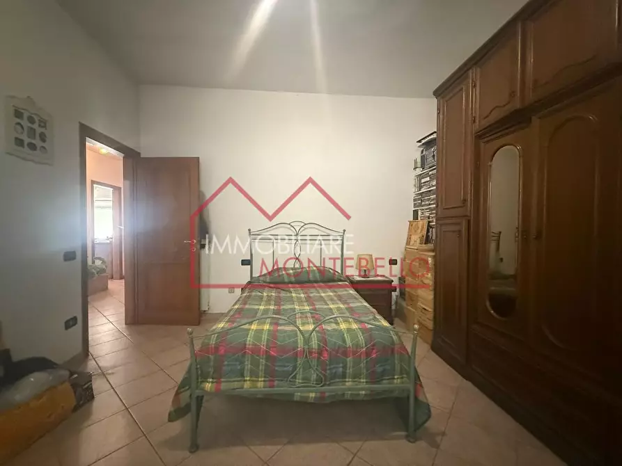 Immagine 11 di Casa bifamiliare in vendita  a Camaiore