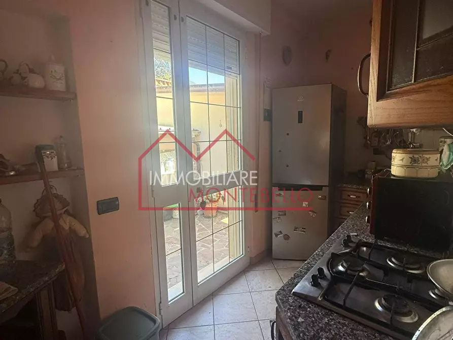 Immagine 38 di Casa bifamiliare in vendita  a Camaiore