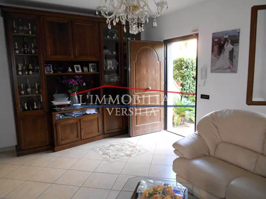 Immagine 11 di Casa bifamiliare in vendita  a Massa