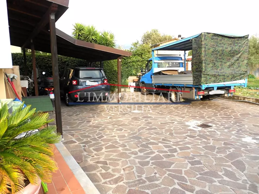 Immagine 4 di Casa bifamiliare in vendita  a Massa