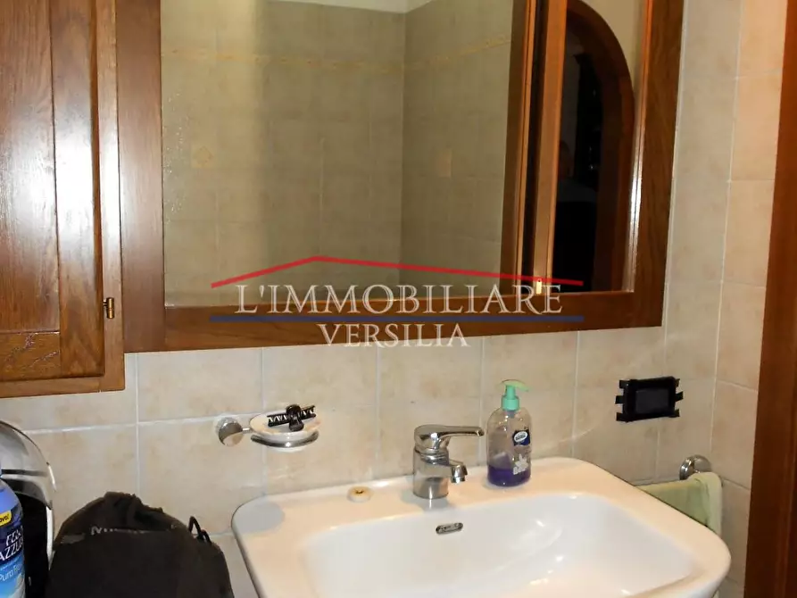 Immagine 21 di Casa bifamiliare in vendita  a Massa