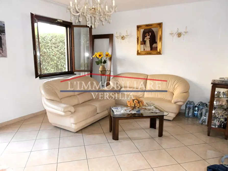 Immagine 12 di Casa bifamiliare in vendita  a Massa