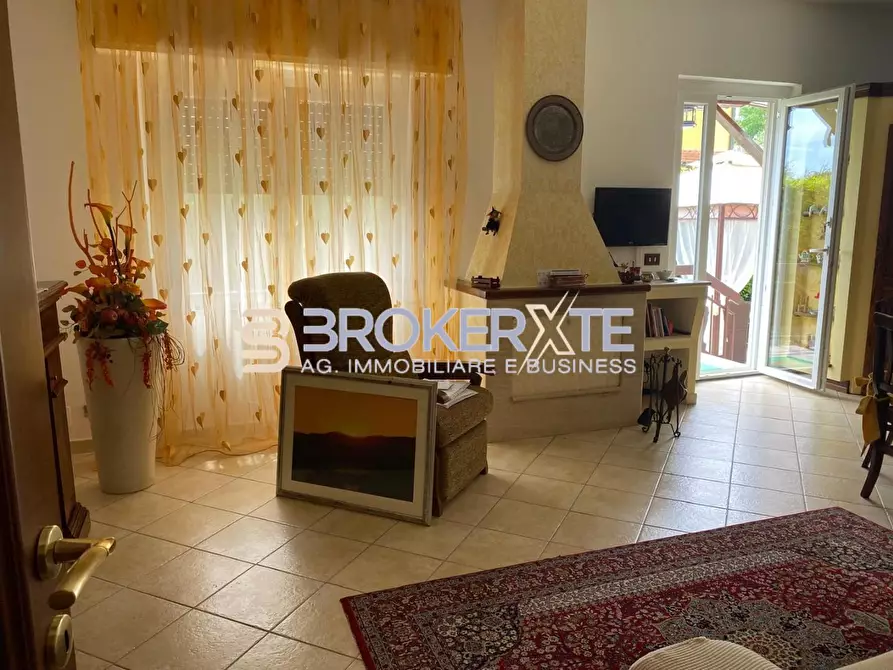 Immagine 23 di Casa semindipendente in vendita  a Massa