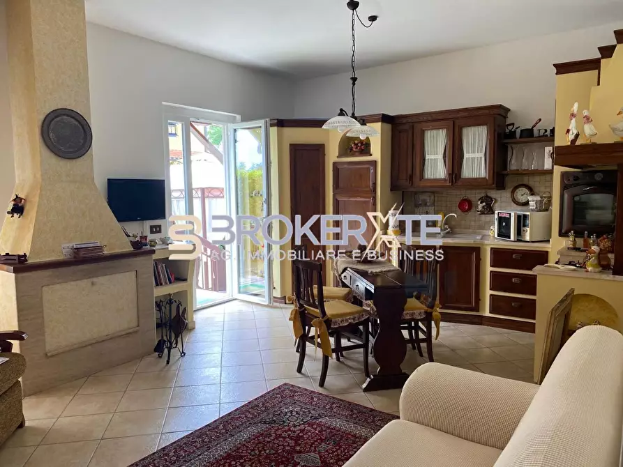 Immagine 16 di Casa semindipendente in vendita  a Massa
