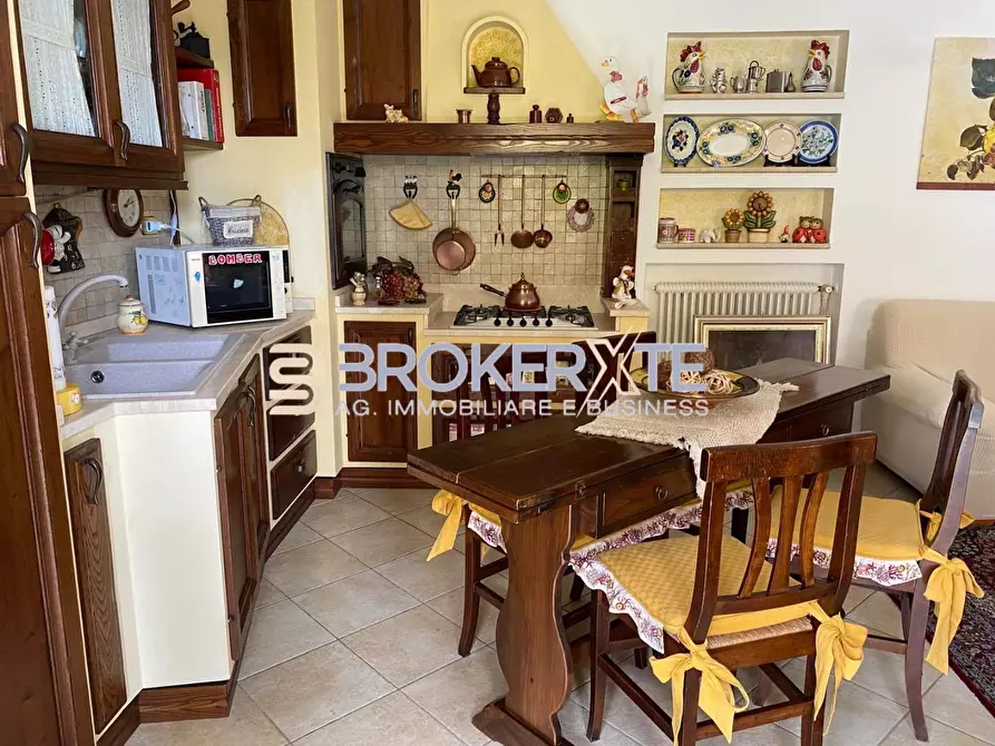 Immagine 14 di Casa semindipendente in vendita  a Massa