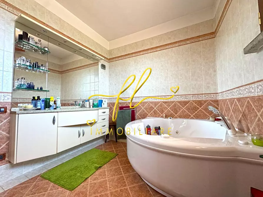 Immagine 54 di Villa in vendita  a Casale Marittimo