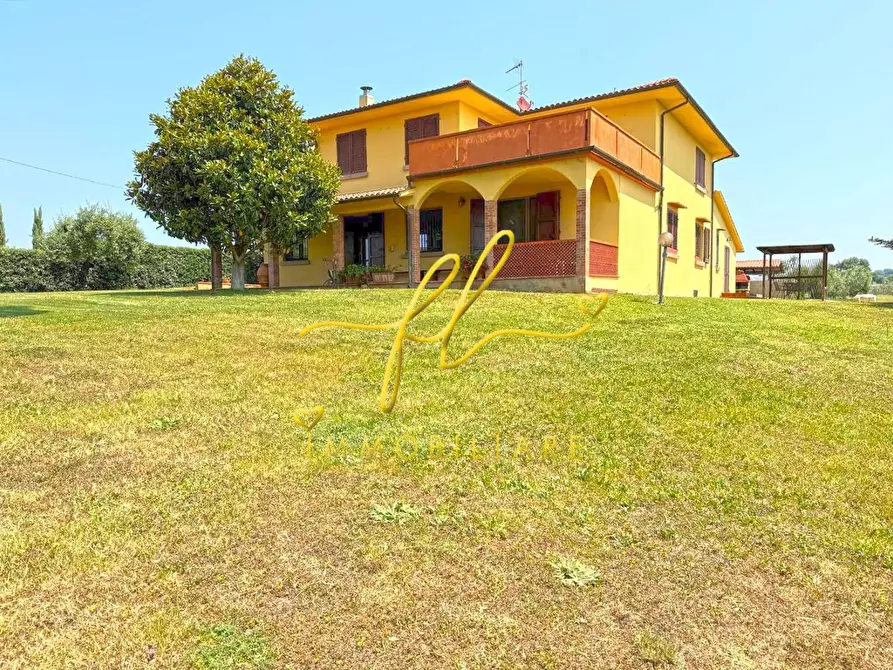 Immagine 2 di Villa in vendita  a Casale Marittimo