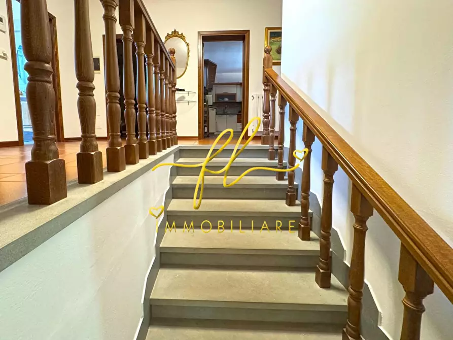 Immagine 39 di Villa in vendita  a Casale Marittimo