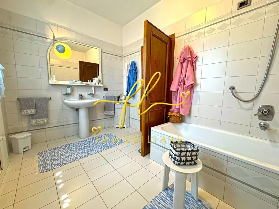 Immagine 40 di Villa in vendita  a Casale Marittimo