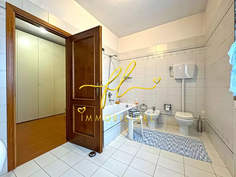 Immagine 66 di Villa in vendita  a Casale Marittimo