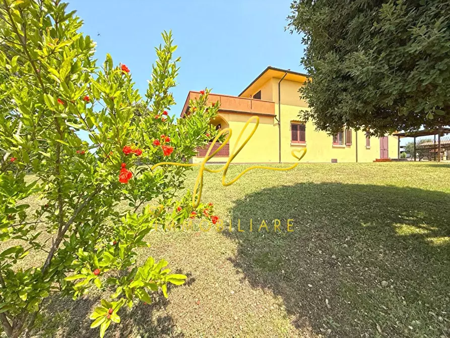 Immagine 13 di Villa in vendita  a Casale Marittimo