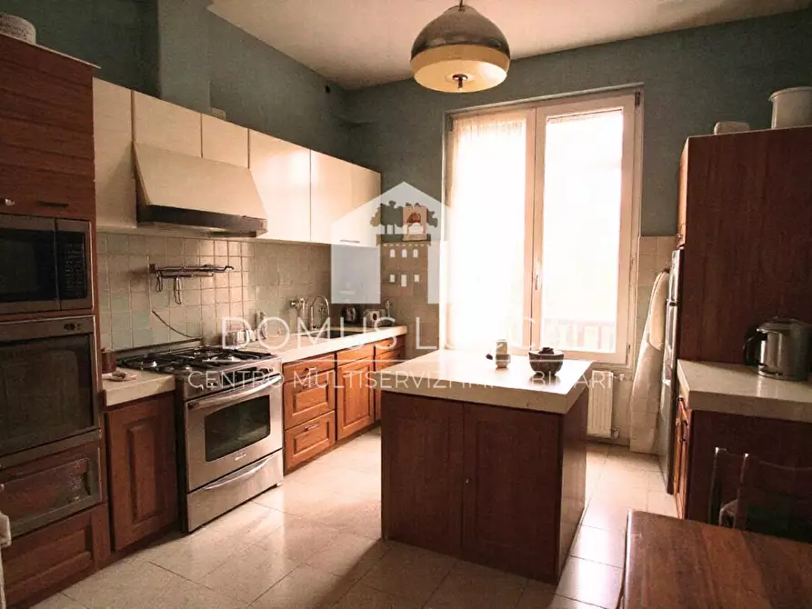 Immagine 3 di Appartamento in vendita  a Lucca