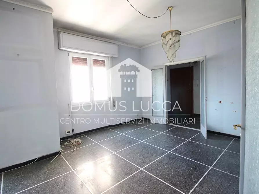 Immagine 8 di Appartamento in vendita  a Lucca