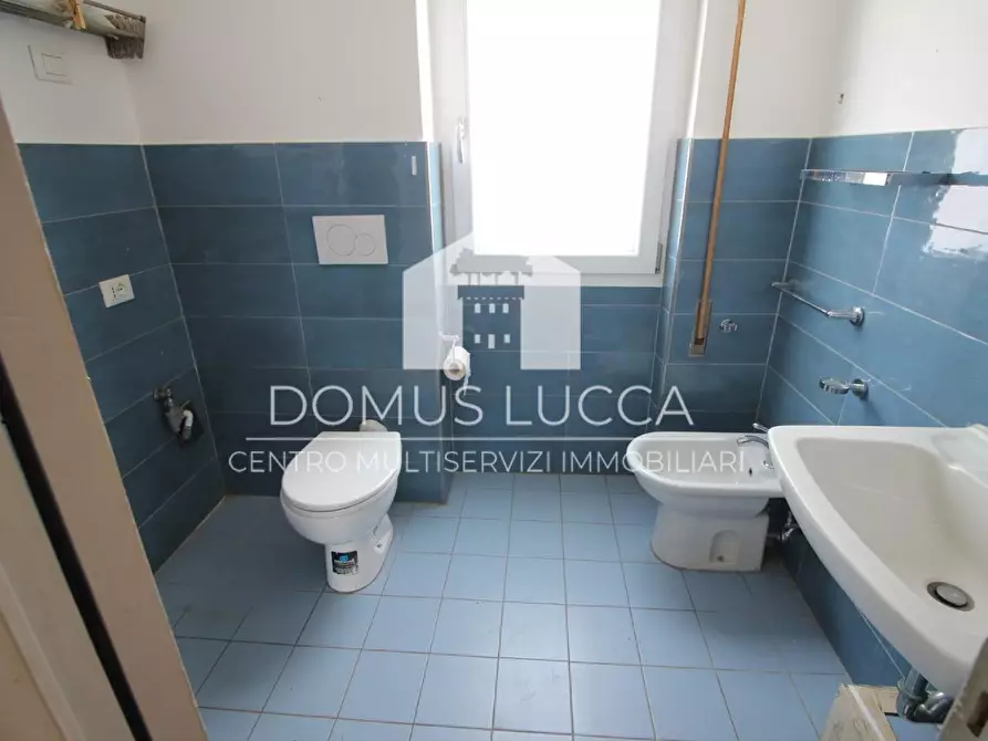 Immagine 18 di Appartamento in vendita  a Lucca
