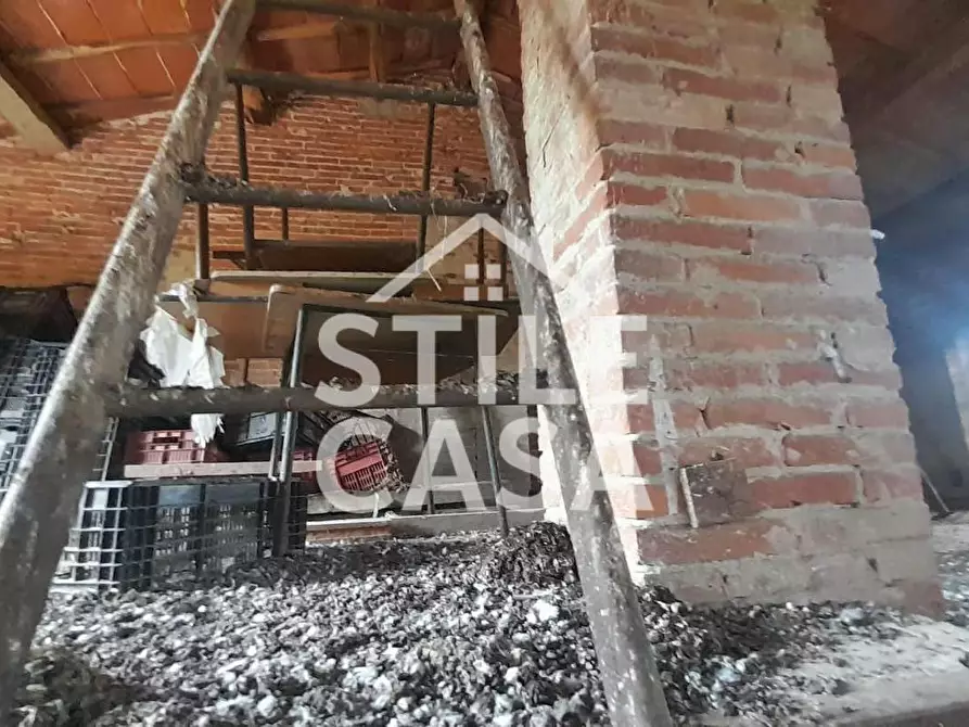 Immagine 23 di Deposito in vendita  a Castelfranco Di Sotto