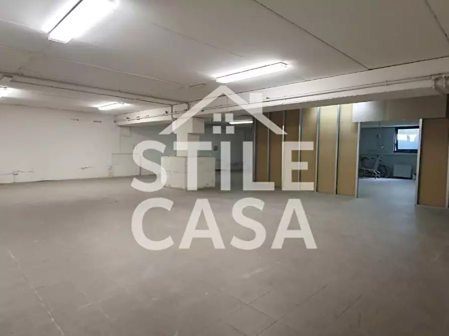 Immagine 14 di Locale commerciale in vendita  a Porcari