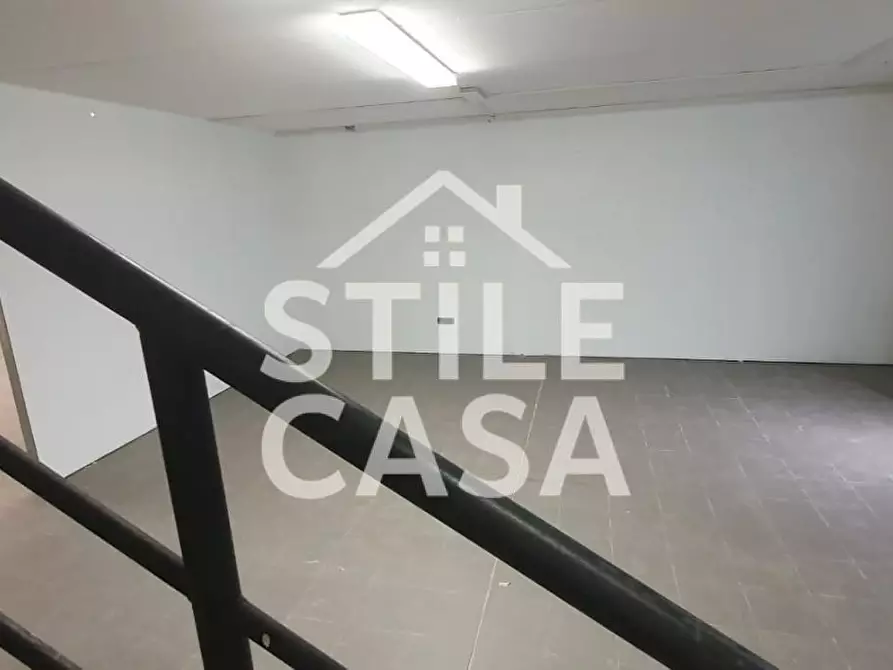 Immagine 7 di Locale commerciale in vendita  a Porcari