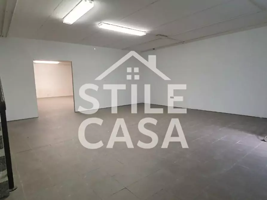 Immagine 10 di Locale commerciale in vendita  a Porcari