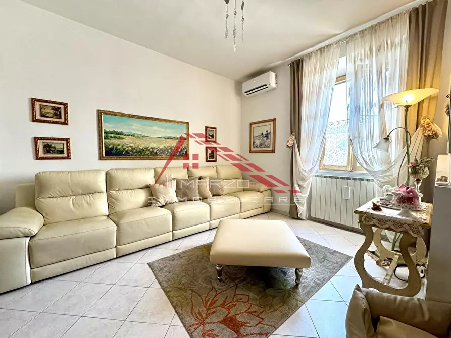 Immagine 2 di Appartamento in vendita  a Pisa