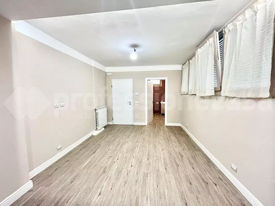 Immagine 4 di Appartamento in vendita  a Pisa